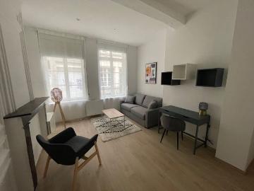 Studio meublé de 30,38 m2, rue Doudin réf G472