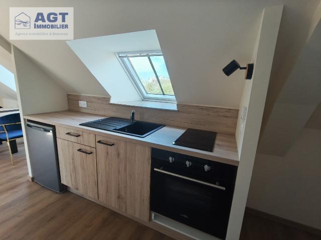 STUDIO MEUBLE EN CENTRE VILLE A BEAUVAIS