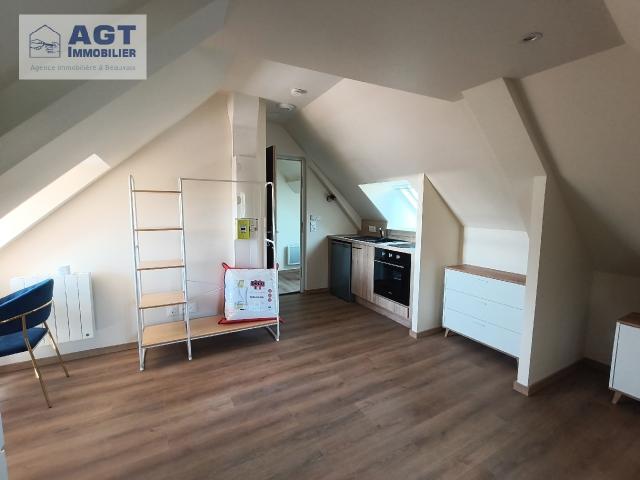 STUDIO MEUBLE EN CENTRE VILLE A BEAUVAIS
