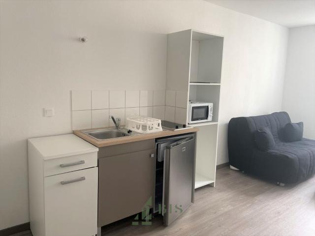 STUDIO MEUBLE EN FACE DE L' IUT