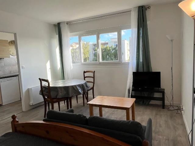 Studio Meublé Idéalement situé