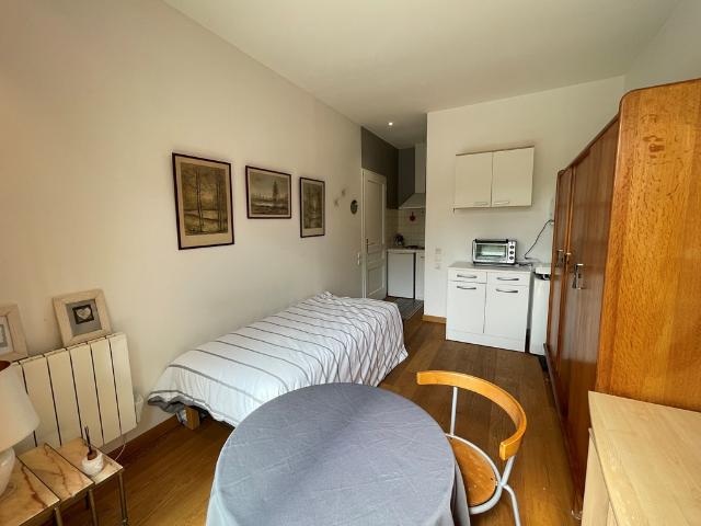 Studio meublé indépendant de 16.5m² dans propriété DARDILLY
