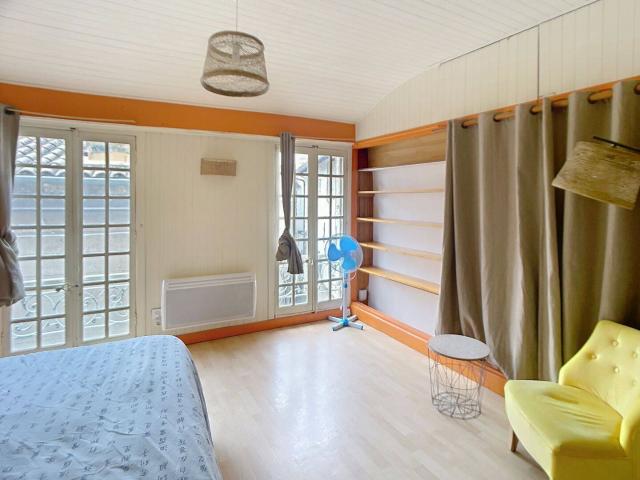 Studio meublé Intra Muros