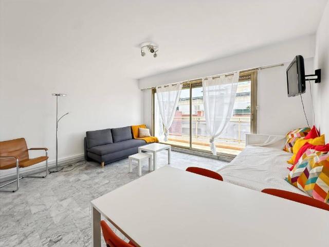 STUDIO MEUBLE JUAN LES PINS