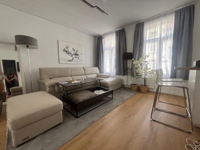 Studio Meublé, Lumineux et Moderne à Schaerbeek