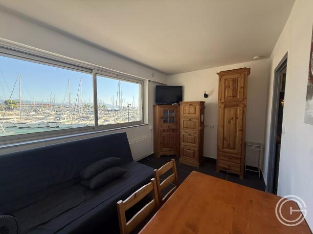 STUDIO MEUBLE LE COMMODORE MARINA BAIES DES ANGES