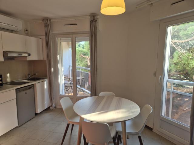 STUDIO MEUBLE LOCATION A L ANNEE