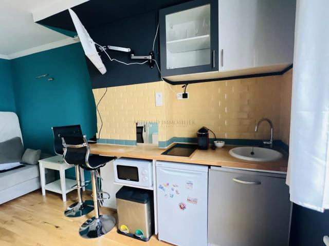 Studio meublé Paris 8 Europe / Bd Haussmann 15m² Paris 8ème