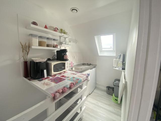STUDIO MEUBLÉ PROCHE CENTRE VILLE QUARTIER SAINT ROCH