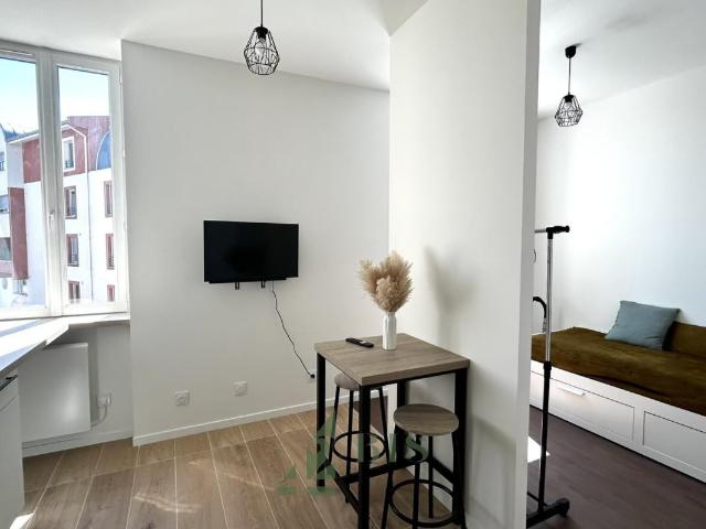 STUDIO MEUBLE PROCHE GARE