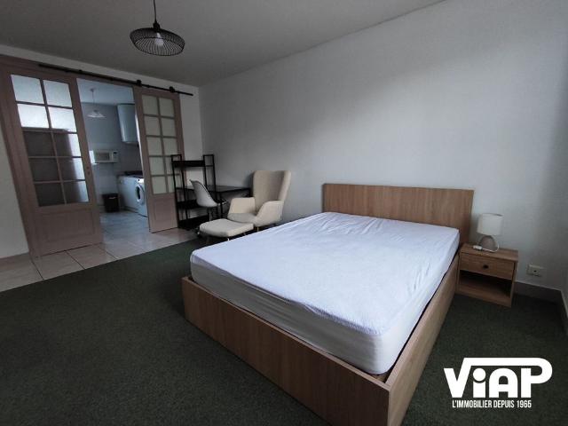 STUDIO MEUBLE QUARTIER CALME