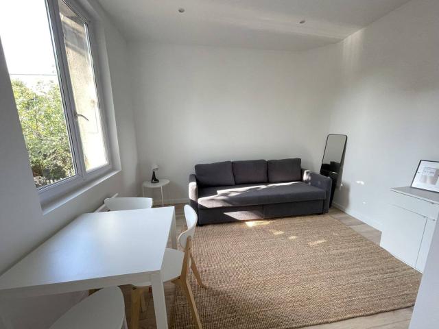 STUDIO MEUBLE QUARTIER COTE PAVEE
