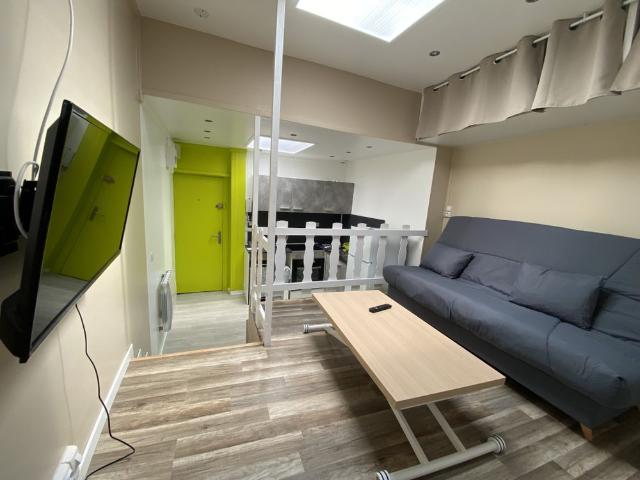 STUDIO MEUBLÉ QUARTIER SAINT HONORÉ