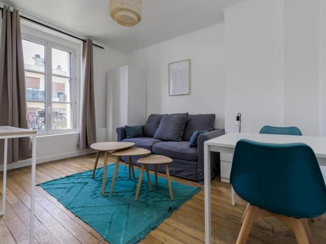 STUDIO MEUBLE RUE BOBILLOT