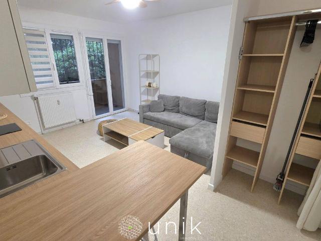 STUDIO MEUBLE RDC + BALCON + PARKING