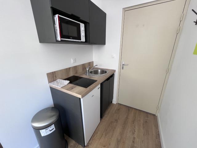 Studio meublé refait à neuf