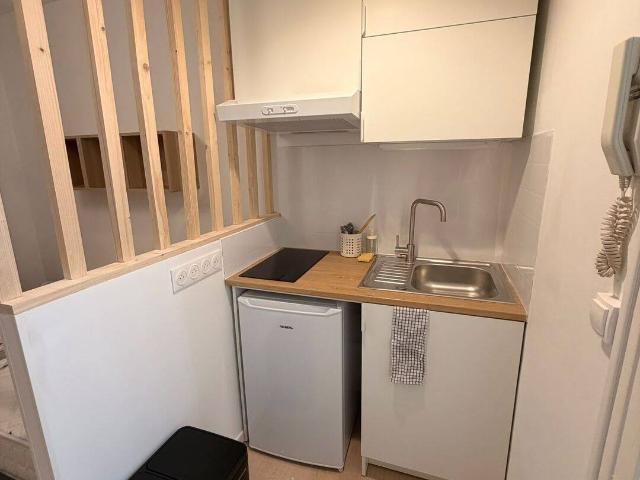 Studio meublé refait à neuf – 5 min du RER B – 750 € CC
