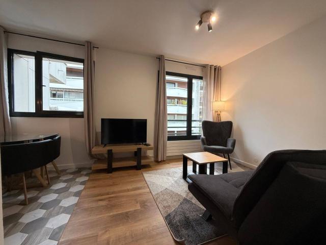Studio meublé refait à neuf – Résidence standing avec gardien – Cave + Parking NC – Boulogne Billancourt Nord