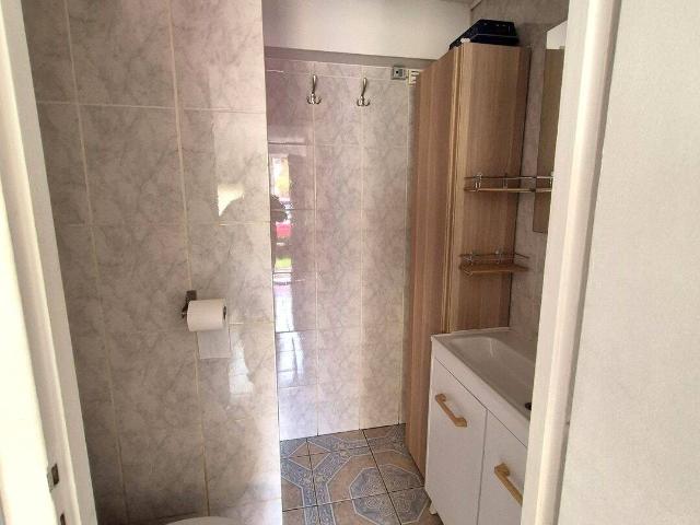 Studio meublé rénové 21 m² – Pau centre – 430 CC
