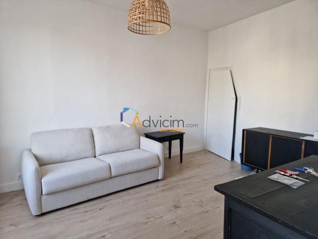 STUDIO MEUBLE RENOVE CENTRE VILLE MONTARGISEn plein coeur du cen