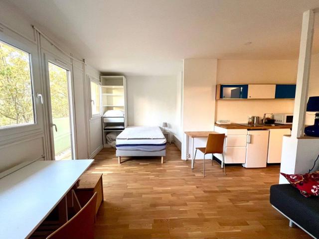 Studio meublé terrasse Quai de la Loire