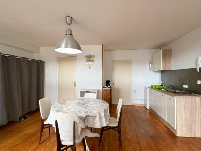 STUDIO MEUBLE TOUT CONFORT COLLINE DES PÈRES / PROX. CENTR