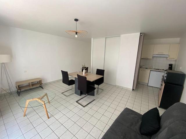 STUDIO MEUBLE VITRE