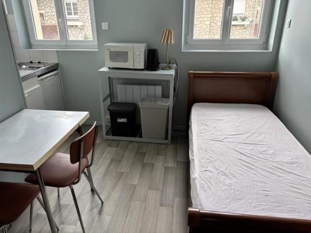STUDIO MEUBLE 14 M² BETHENY