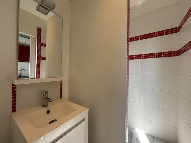 STUDIO MEUBLÉ 14 m² HYPER CENTRE HOTEL DE VILLE