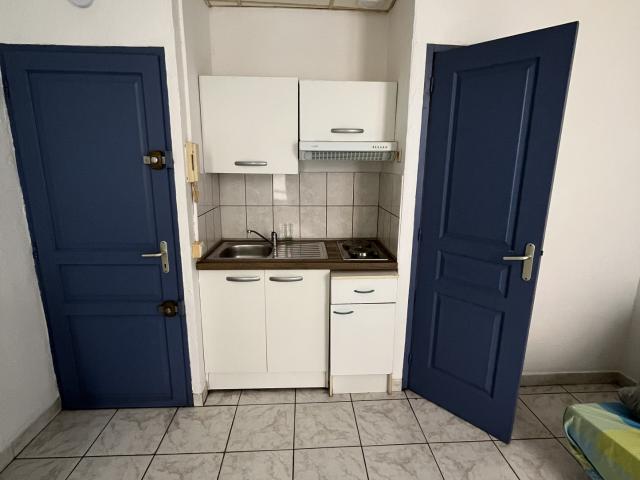 STUDIO MEUBLE 15.60 M2 AUBAGNE