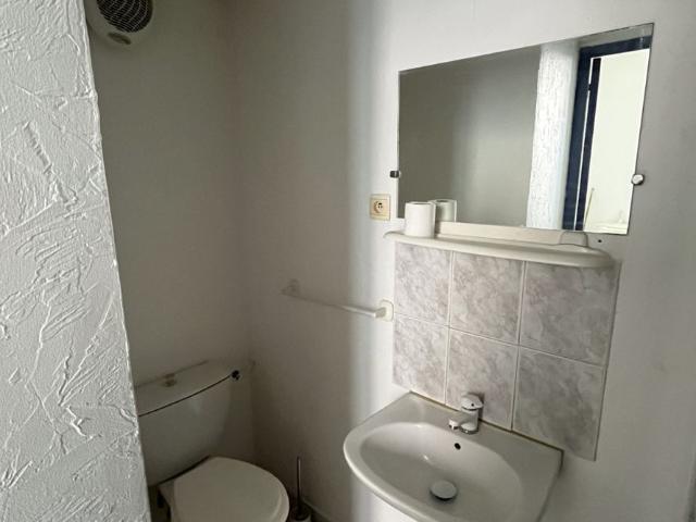 STUDIO MEUBLE 15.60 M2 AUBAGNE