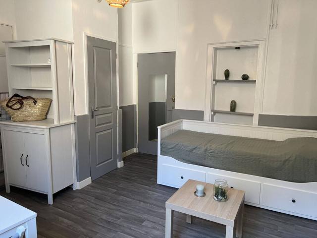 STUDIO MEUBLE 16.73m² quartier victoire