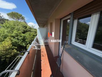 STUDIO MEUBLE 18M2 BALCON + PARKING