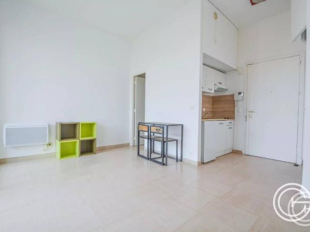 STUDIO MEUBLE 10 FELIX FAURE NICE MASSENA