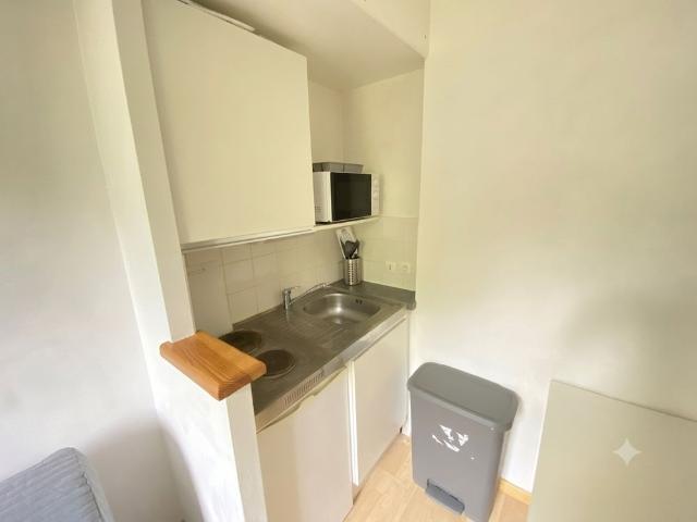 Studio meublé 13m2 avec parking – Avenue Peuple Belge réf G588 026