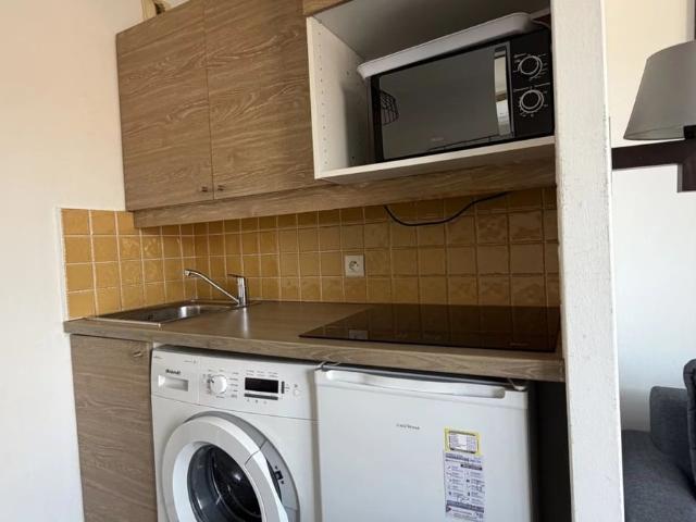 Studio meublé 24 m² avec terrasse — Cannes La Bocca Bail étudiant sept juin
