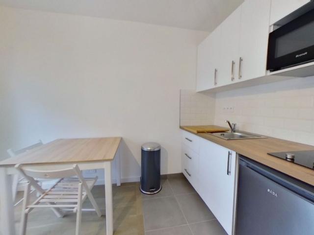 Studio MEUBLE 24.45 m2 LA GARENNE COLOMBES