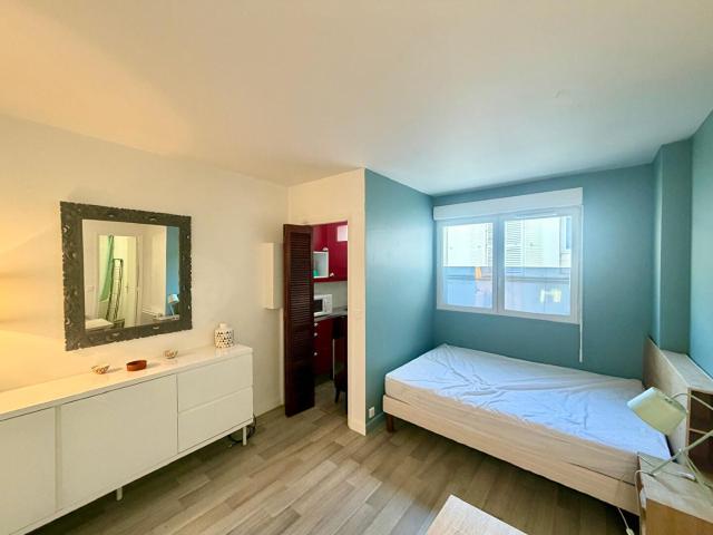 Studio meublé 24m2 995.00euros CC