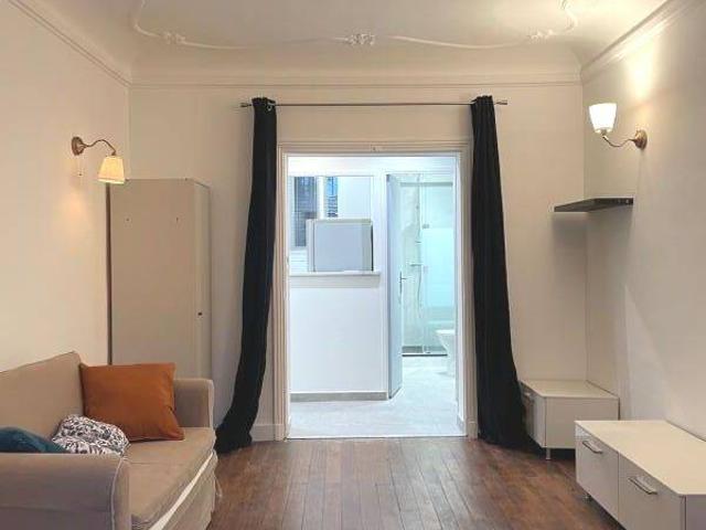 STUDIO MEUBLE 25 M2 AVEC TERRASSE