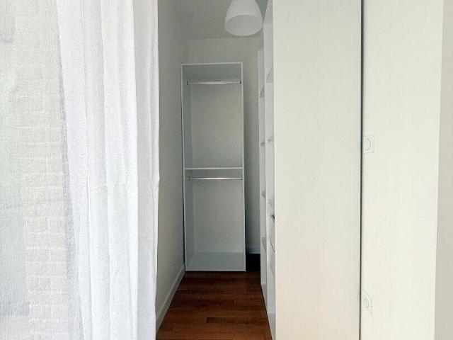 Studio meublé 26 m² avec balcon ? Suresnes ? Résidence neuve «