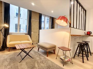 STUDIO – MEUBLE – 27 m2 – 69002 – LYON