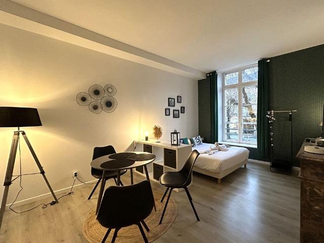 STUDIO MEUBLÉ 28 M² HYPER CENTRE VILLE