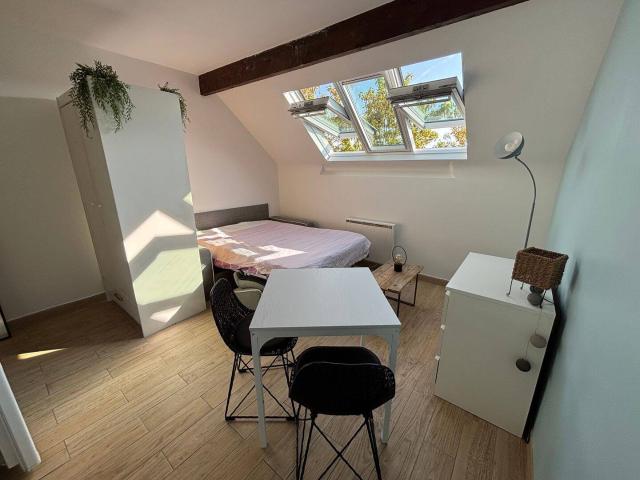 Studio meublé 20 m² – 5 min à pied de la gare – Parking & cave
