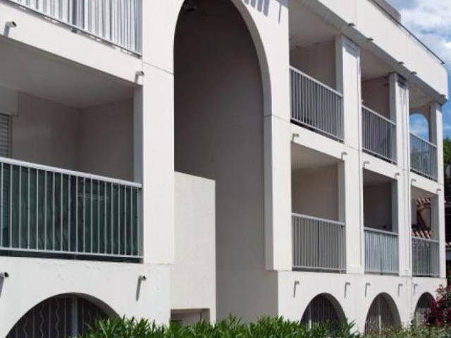 Studio meublé 22m², kitchenette équipée, balcon sécurisé