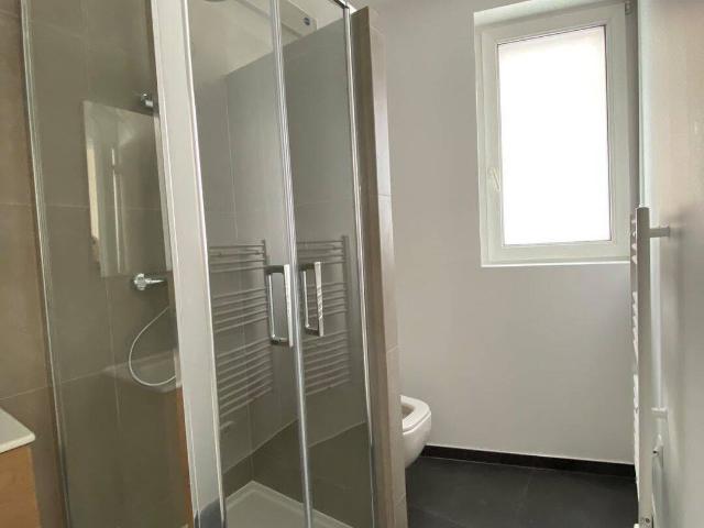 Studio meublé 23 m2 rénové proche gare Vanves Malakoff