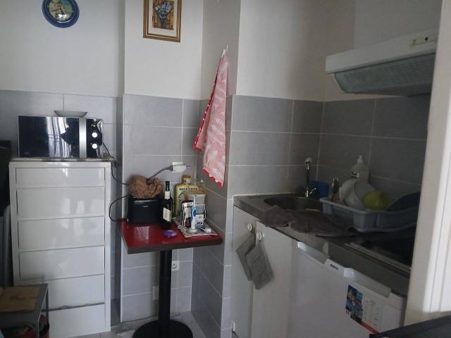 Studio meublé 23m2, plein centre ville 8 minutes à pied de la mer. Pour Etudiant