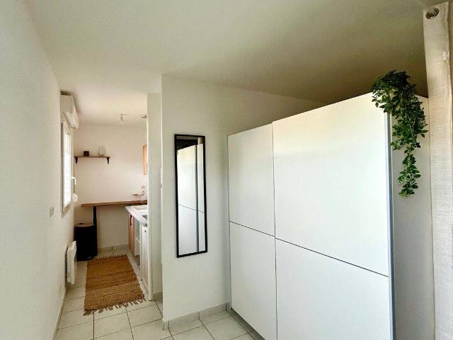 STUDIO MEUBLÉ 34m2 PARKING COUVERT AMIENS