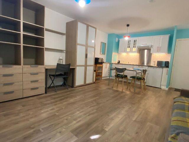 Studio meublé 32,79 m² à L'Etang La Ville avec place parking so