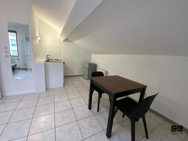 STUDIO meublé 547.65 € CC LYON 3ème arrondissement