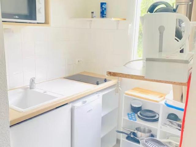 STUDIO MEUBLÉ 5 MIN HONFLEUR 565 EUR CC eau et électricité